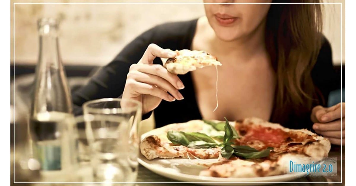 Mangiare pizza la sera
